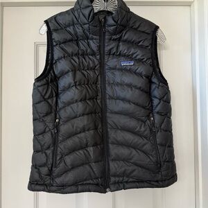 Patagonia Women's Black Down Vest. M